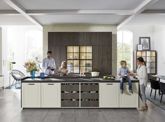 Cuisine Nobel‑S 44469 Light Pepper avec chêne pewter et vitrines