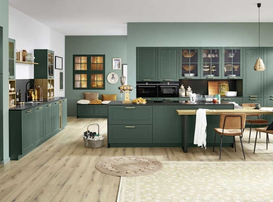 Cuisine Lux‑B 49499 olive avec îlot et étagères bois