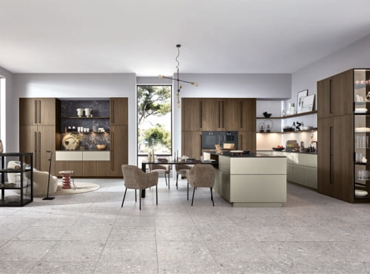Cuisine SMART‑M 4676 champagne mat et chêne foncé avec îlot