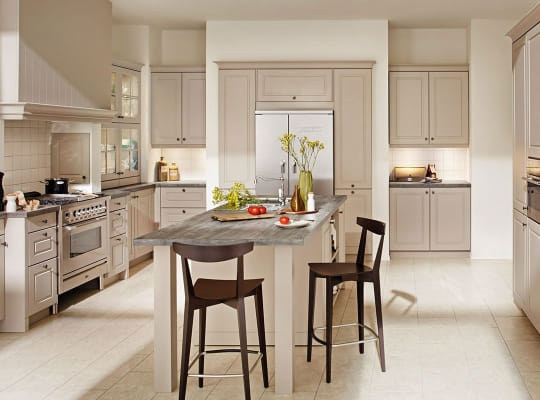 Cuisine Sofie‑B 4784 gris velours avec façades à cadre élégantes