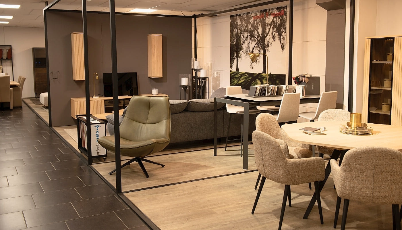 Intérieur du magasin de meubles