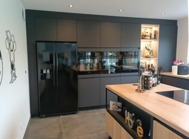 Projet de cuisine équipée à Oupeye, intégration des appareils électroménagers